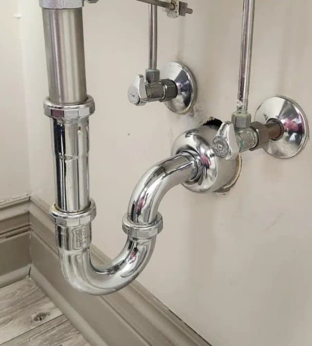 p trap under bathroom sink